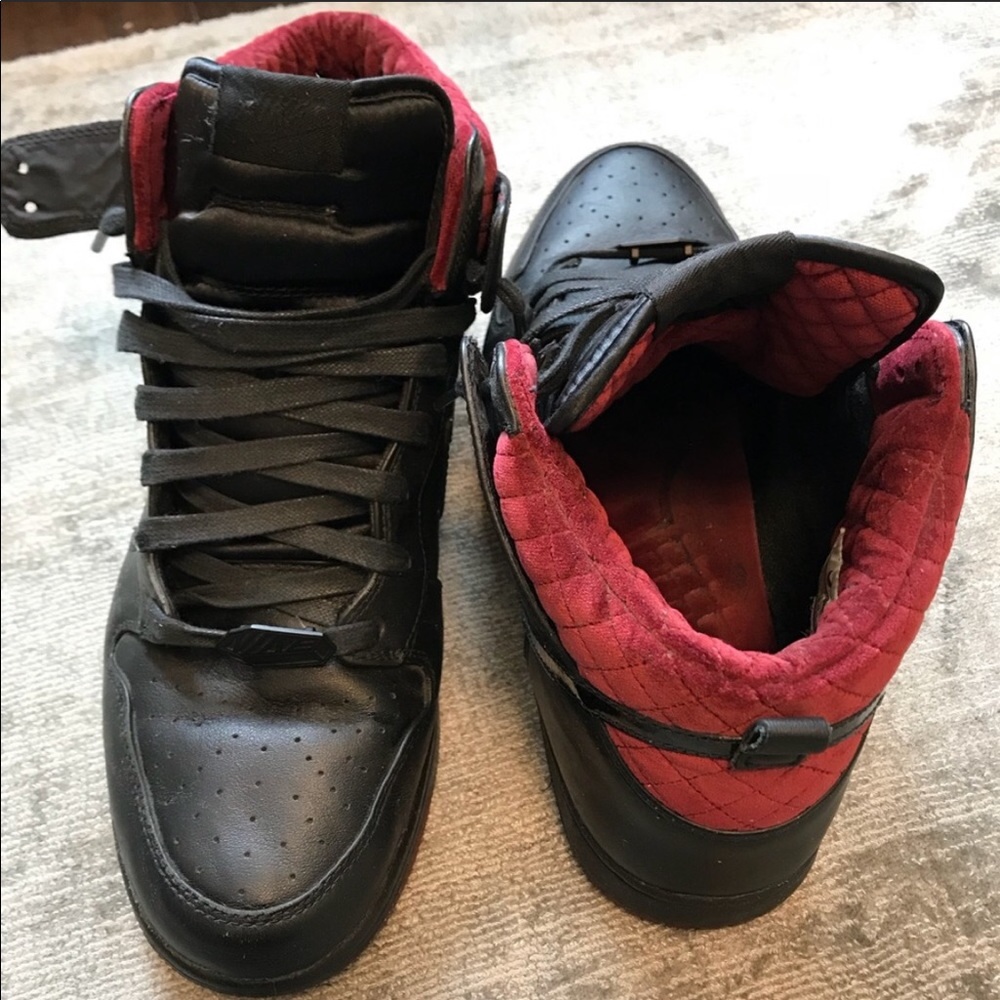 Nike hightop velvet quilted sneakers